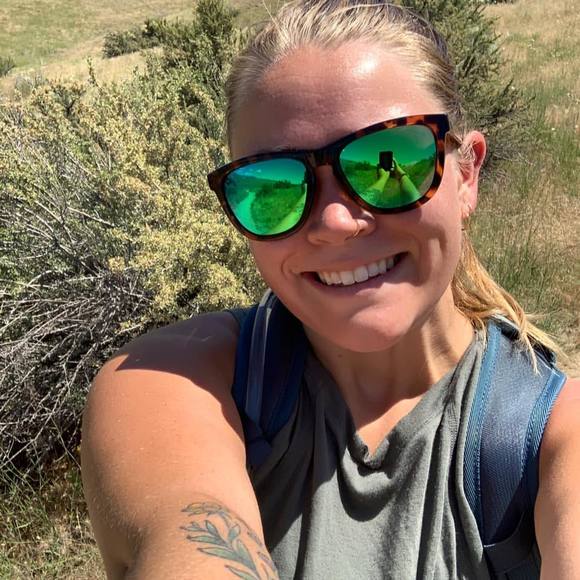 Meet your Posher, Ellen - Picture 1 of 1